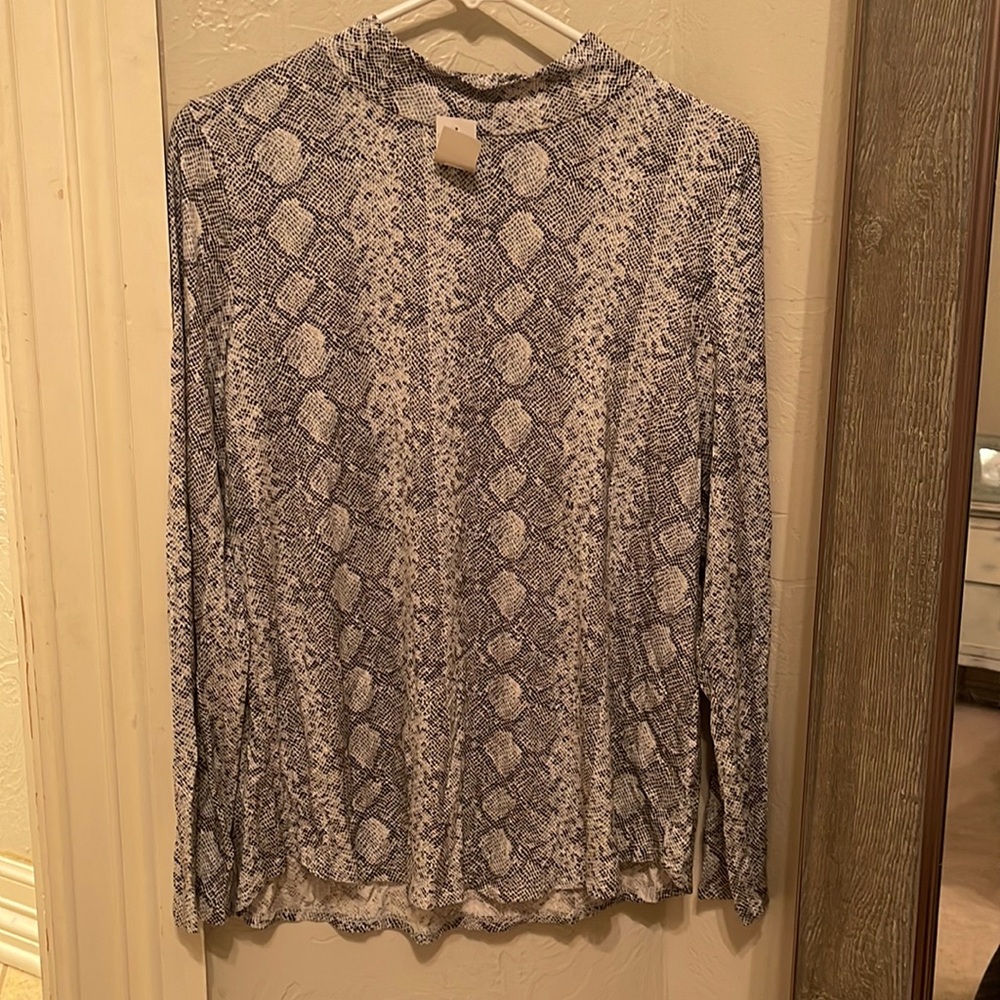 Maurices top